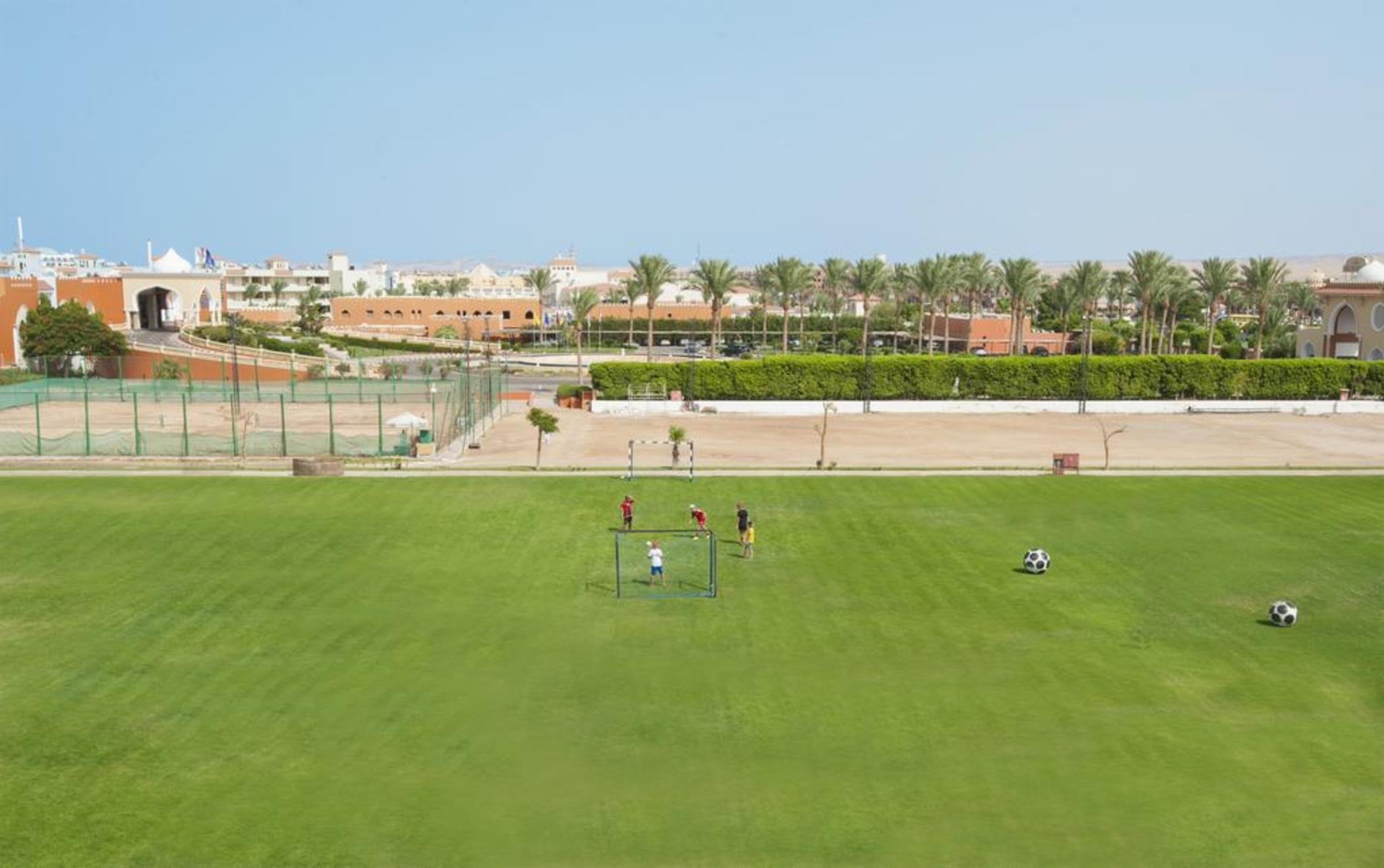 Sunrise Garden Beach Resort Gurdaka Kültér fotó Al-Ahly training ground