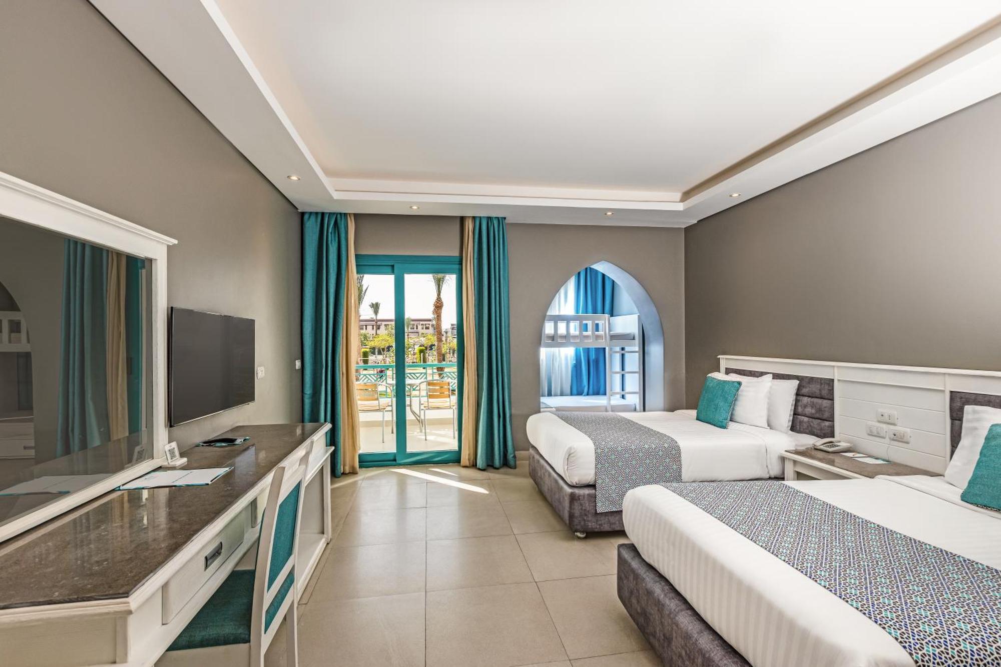 Sunrise Garden Beach Resort Gurdaka Kültér fotó A room at the hotel