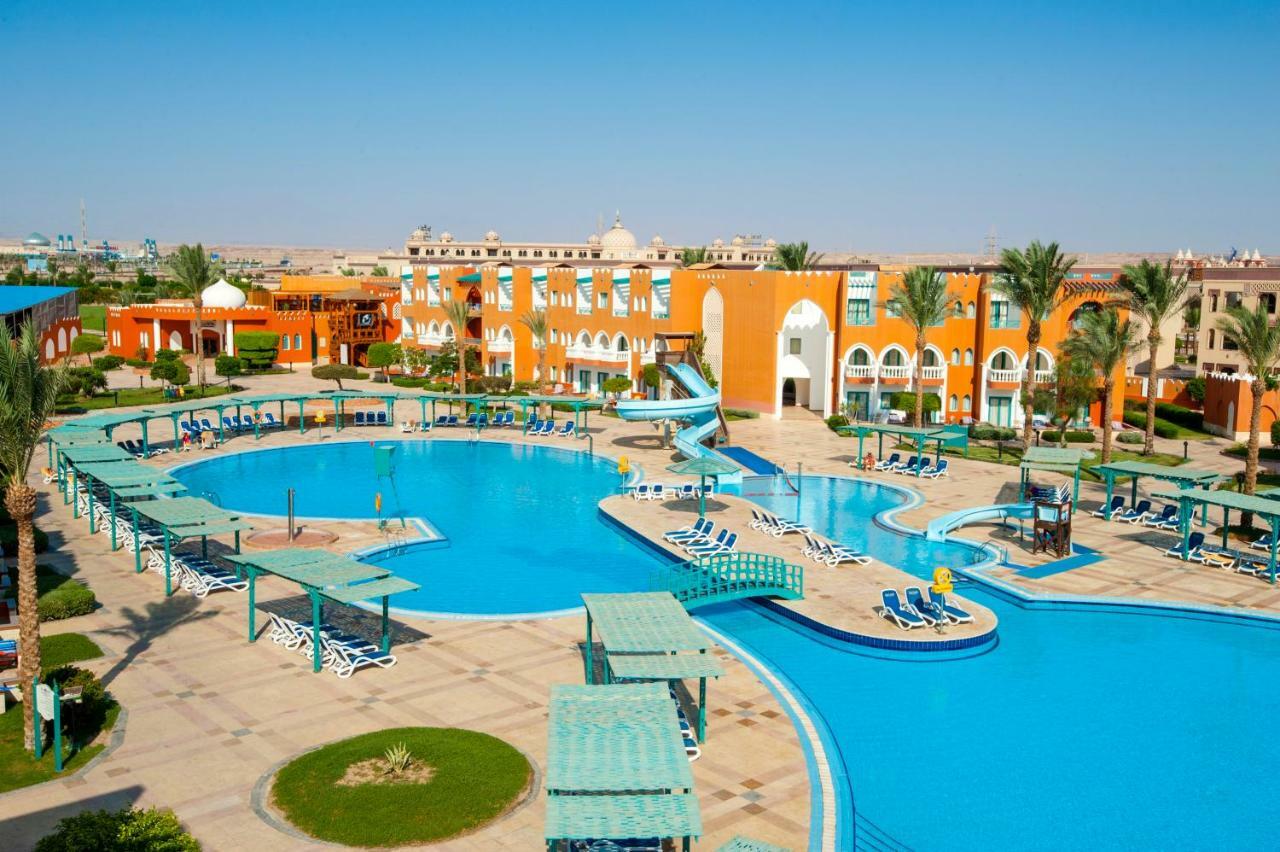 Sunrise Garden Beach Resort Gurdaka Kültér fotó A resort in Sharm El Sheikh