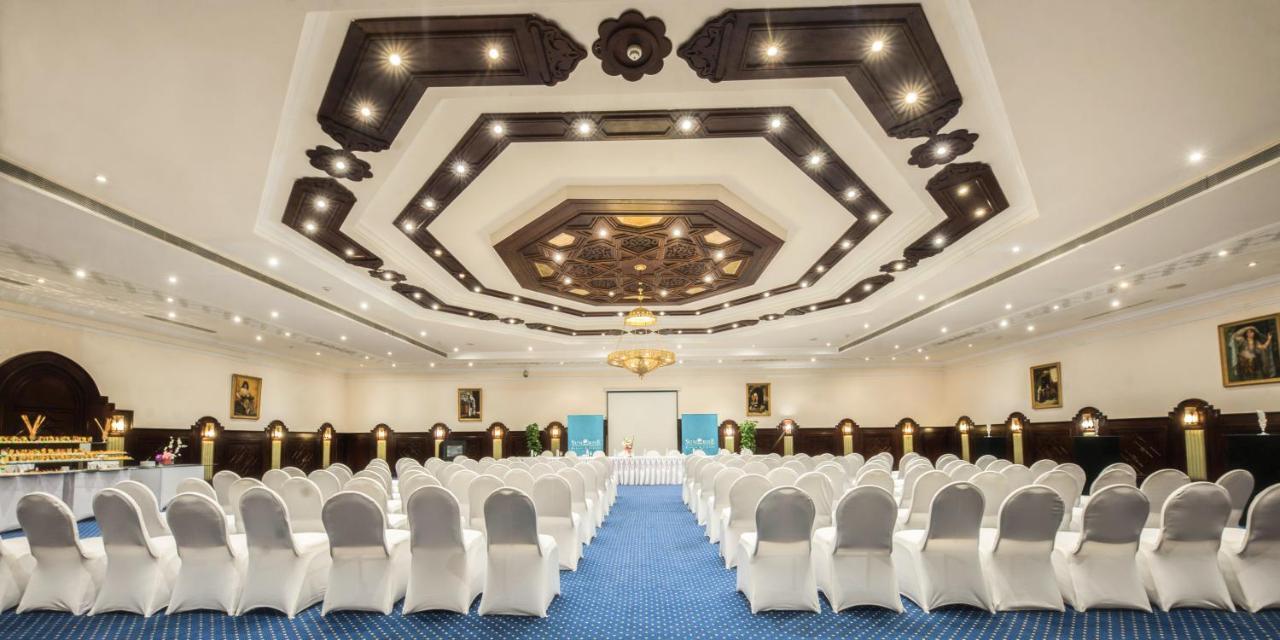 Sunrise Garden Beach Resort Gurdaka Kültér fotó The ballroom at the hotel